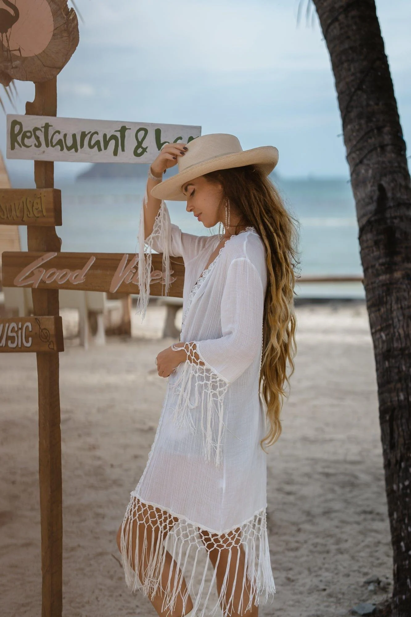 MOANA White Tassel Kimono - Glova