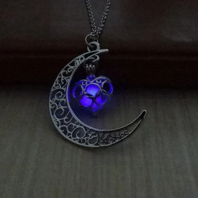 Moonlight Love Glow In The Dark Pendant Necklace - Glova