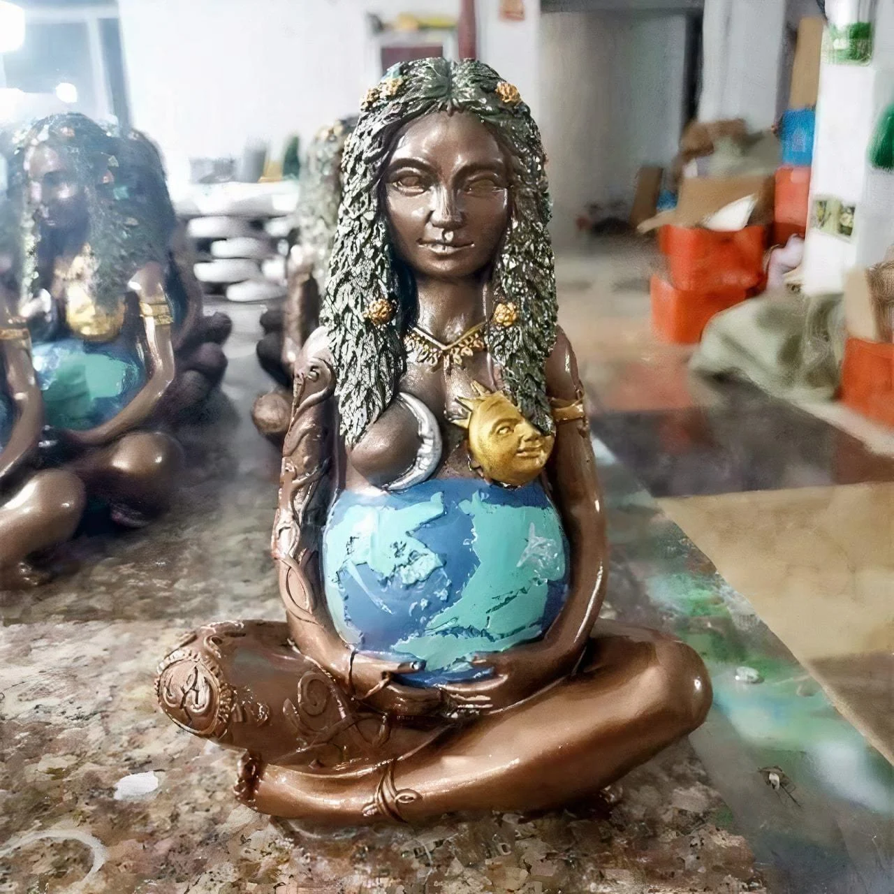 Mother Earth Statue - Glova