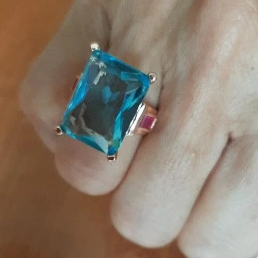 Naali Blue Cubic Cocktail Ring - Glova