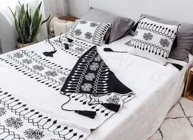 Nordic Black & White Pillows Covers - Glova