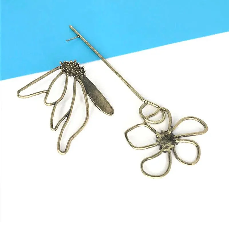 Owen Asymmetric Flower Drop Earrings - Glova