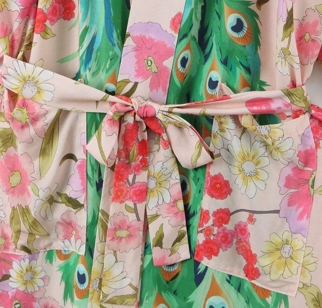 Peacock's Petal Plume Robe - Glova