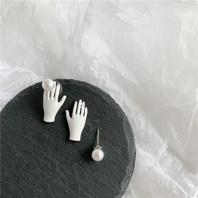 Pearl and Hand Earrings - 3 Colors - Glova