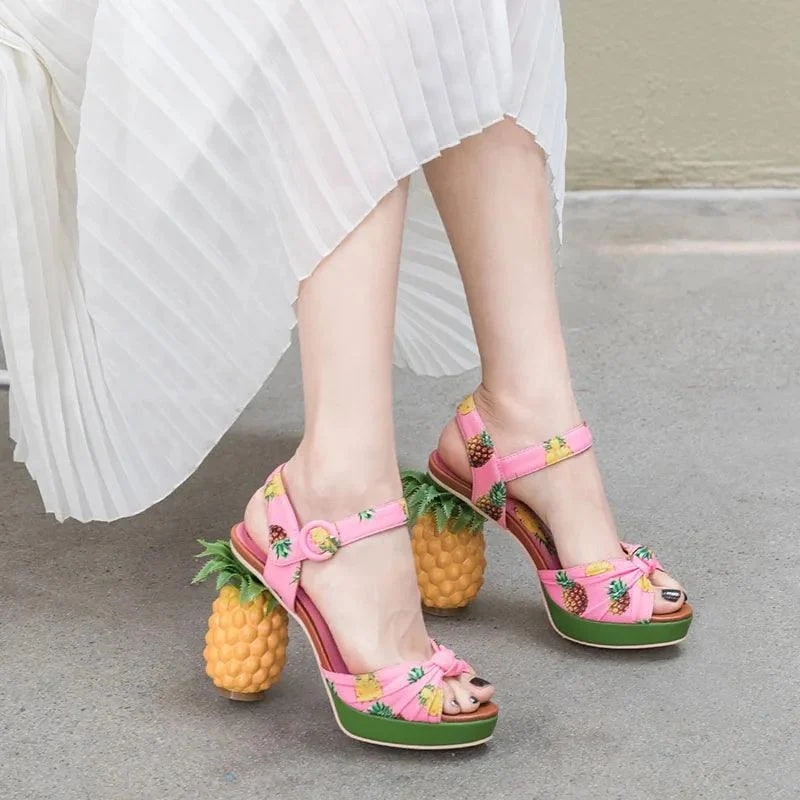 Pineapple Buckle Strap Printed Peep-Toe Platform Shoes - Glova