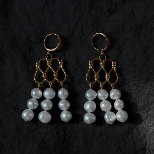 Samara Vintage Pearl Drop Earrings - Glova