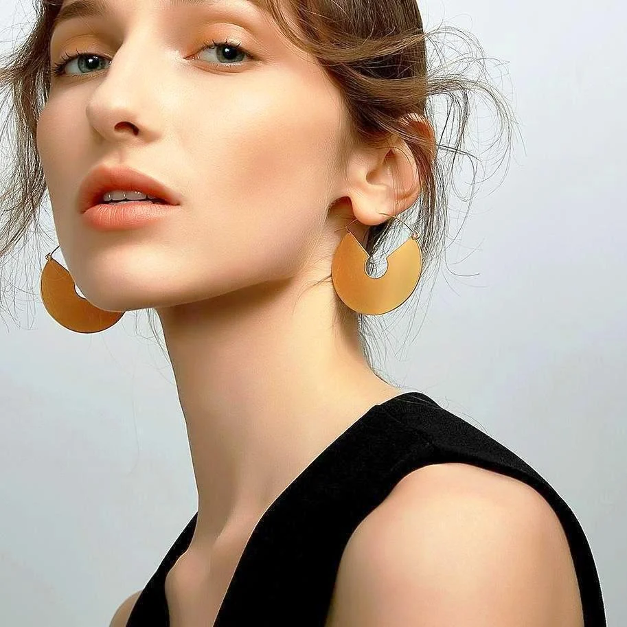 Sami Matte Disk Brass Hoop Earrings - Glova