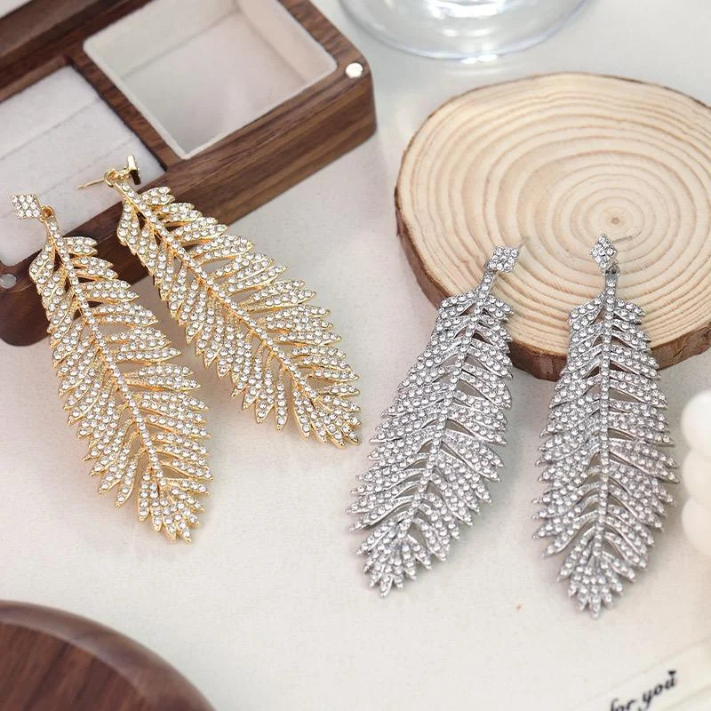 Signe Crystal Feather Earrings - Glova