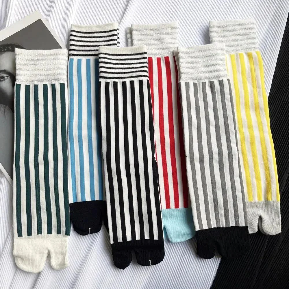 Striped Split Toes Ankle Socks - Glova