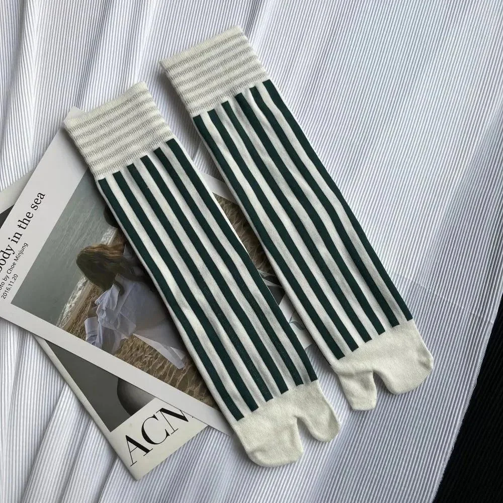 Striped Split Toes Ankle Socks - Glova