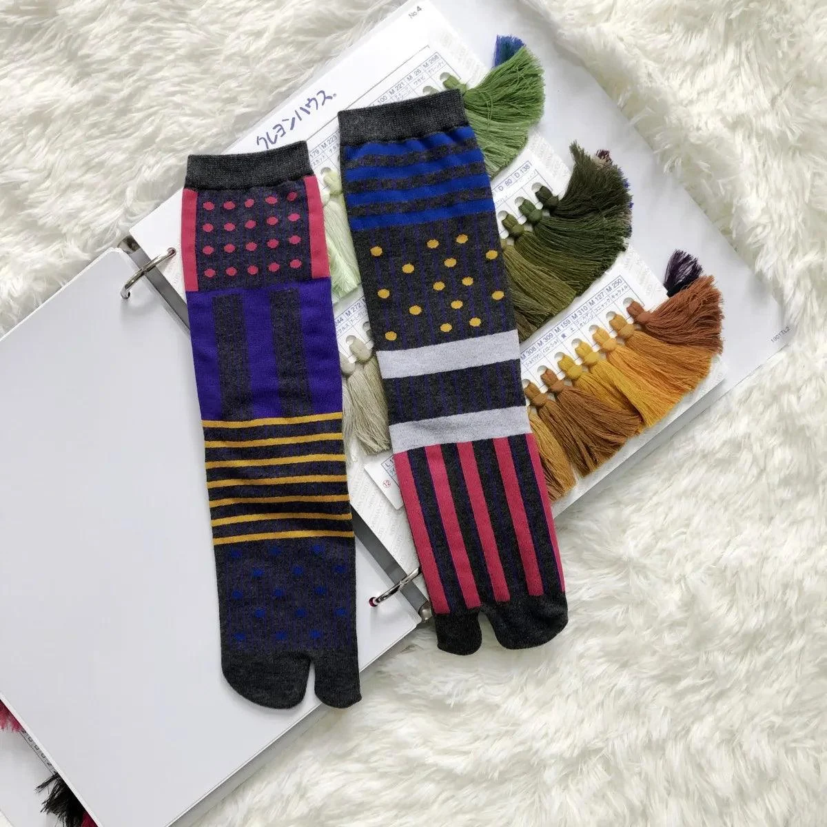 Vintage Harajuku Prints Cotton Split Toe Socks - Glova