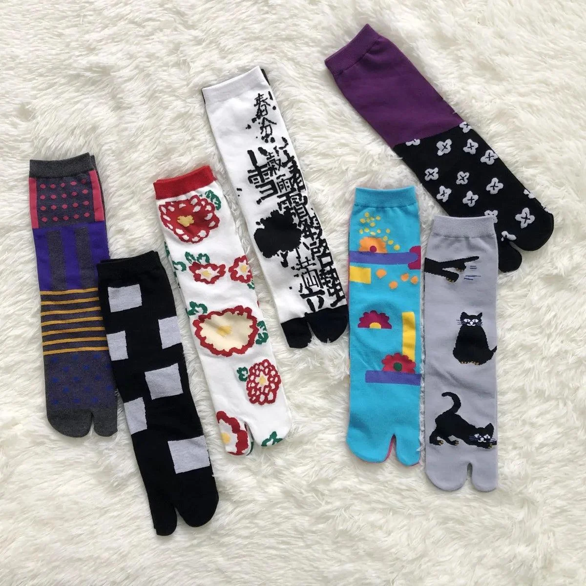 Vintage Harajuku Prints Cotton Split Toe Socks - Glova