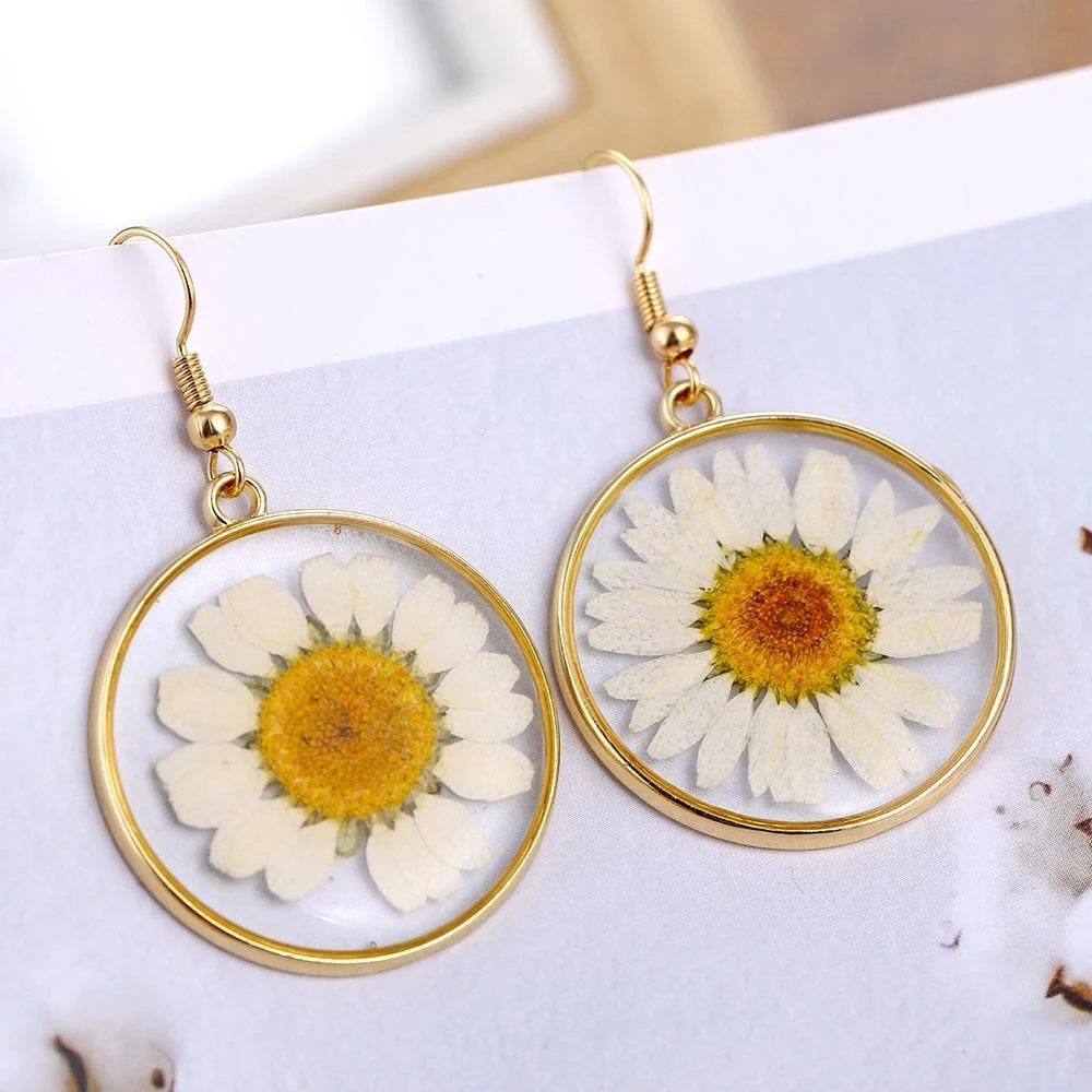 White Daisies Pressed Flower Earrings - Glova