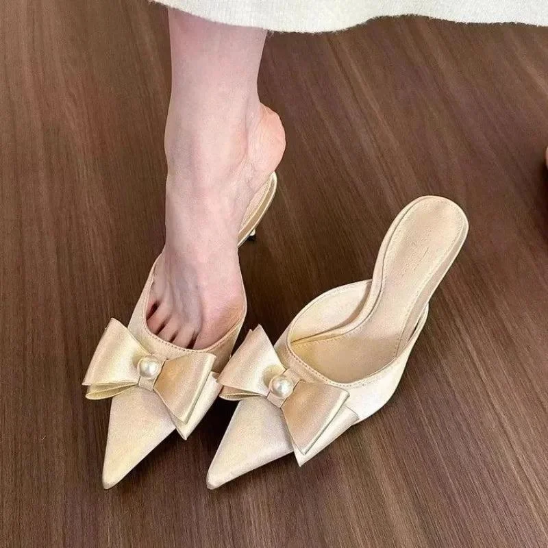 Women's Bowknot Design Pointed Toe Solid Color Low Heeled Shoes - Glova