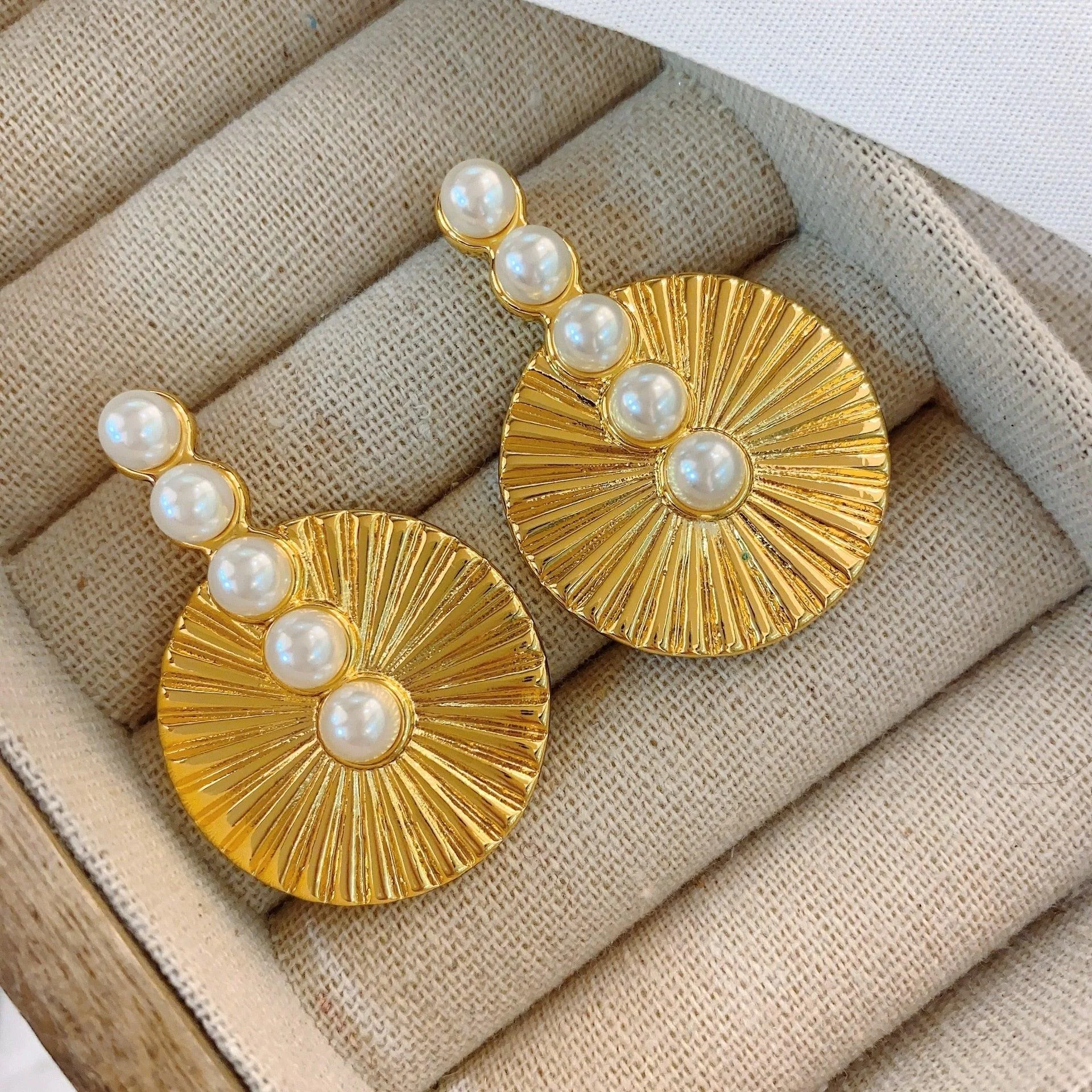 Zuria Vintage Gold Disk and Pearl Earrings - Glova