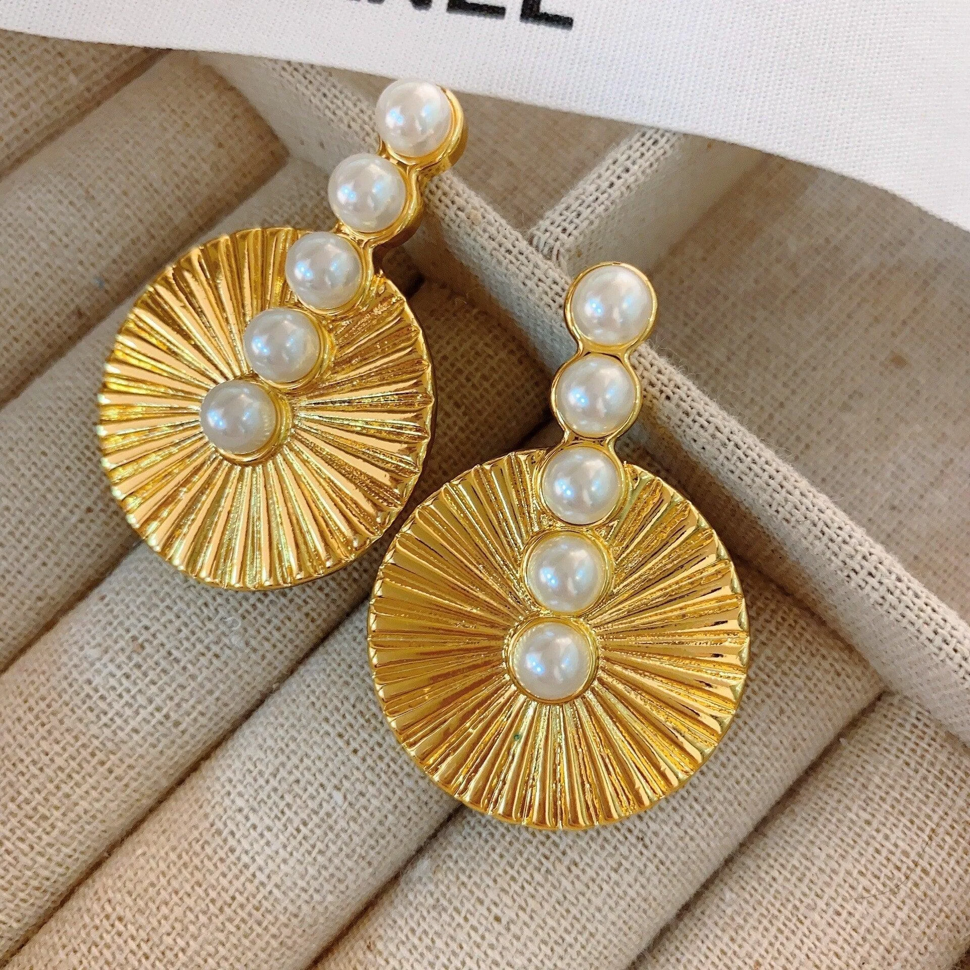 Zuria Vintage Gold Disk and Pearl Earrings - Glova