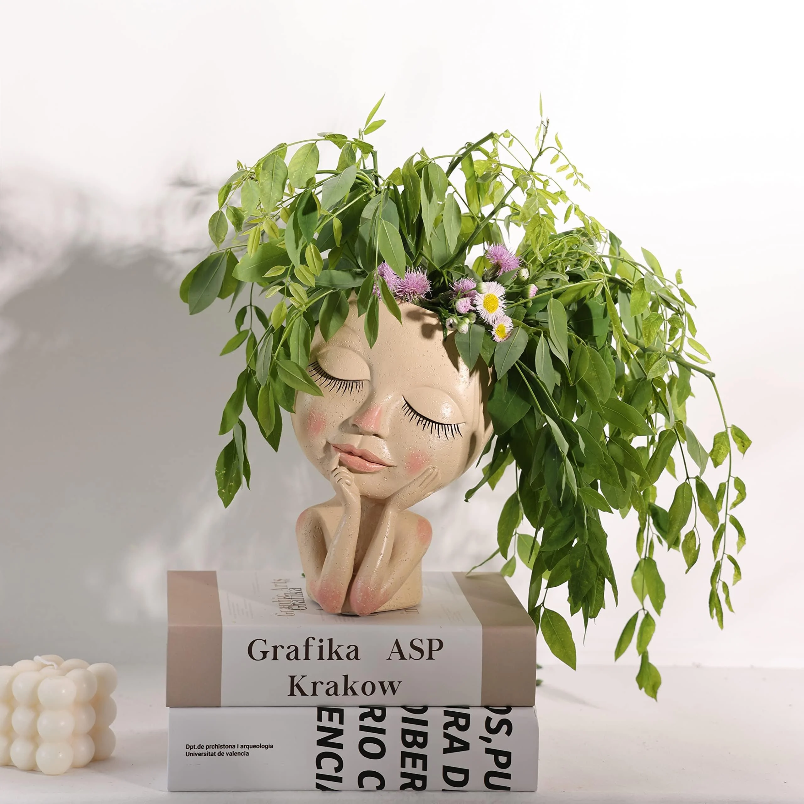 Thoughtful Lady Planter - Glova