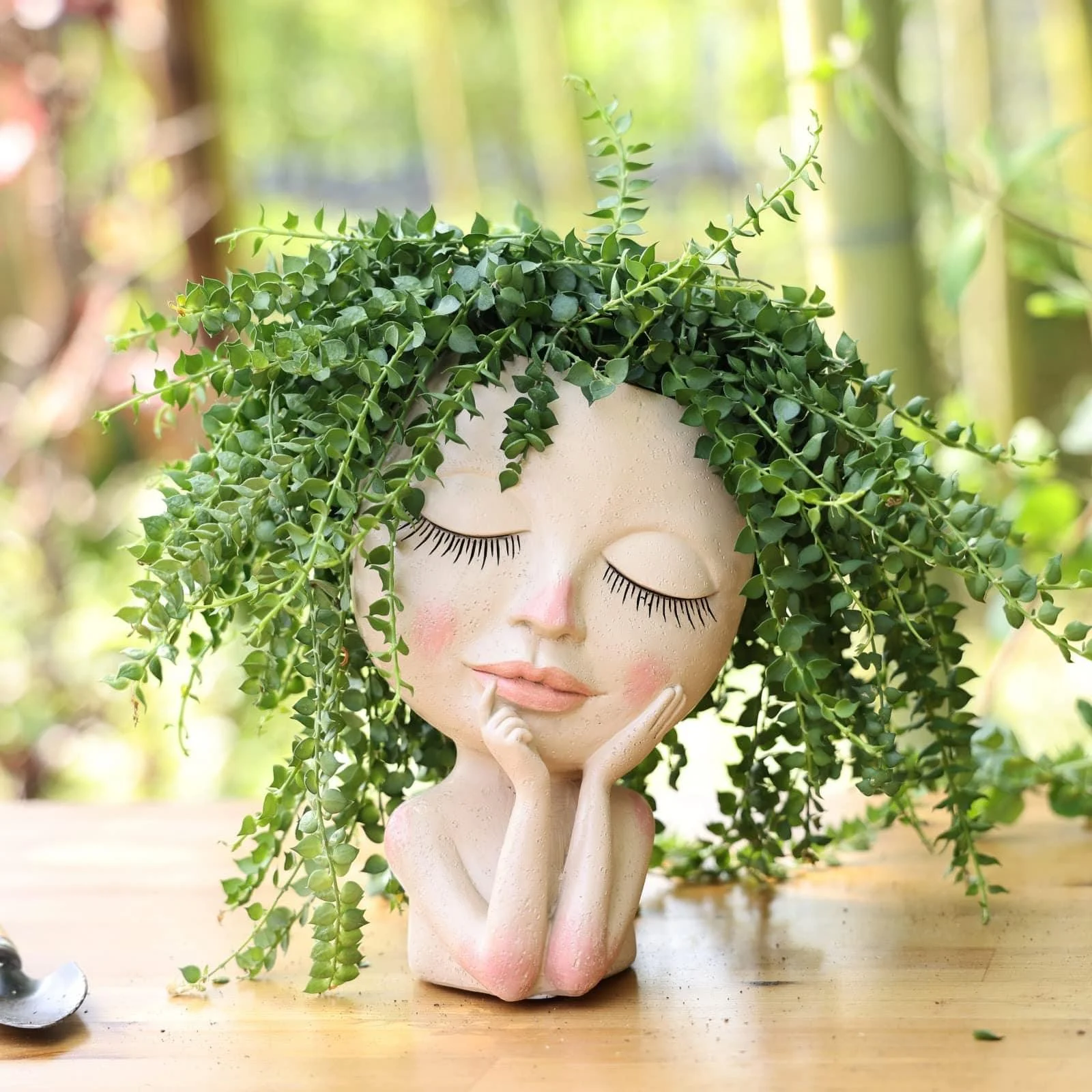 Thoughtful Lady Planter - Glova