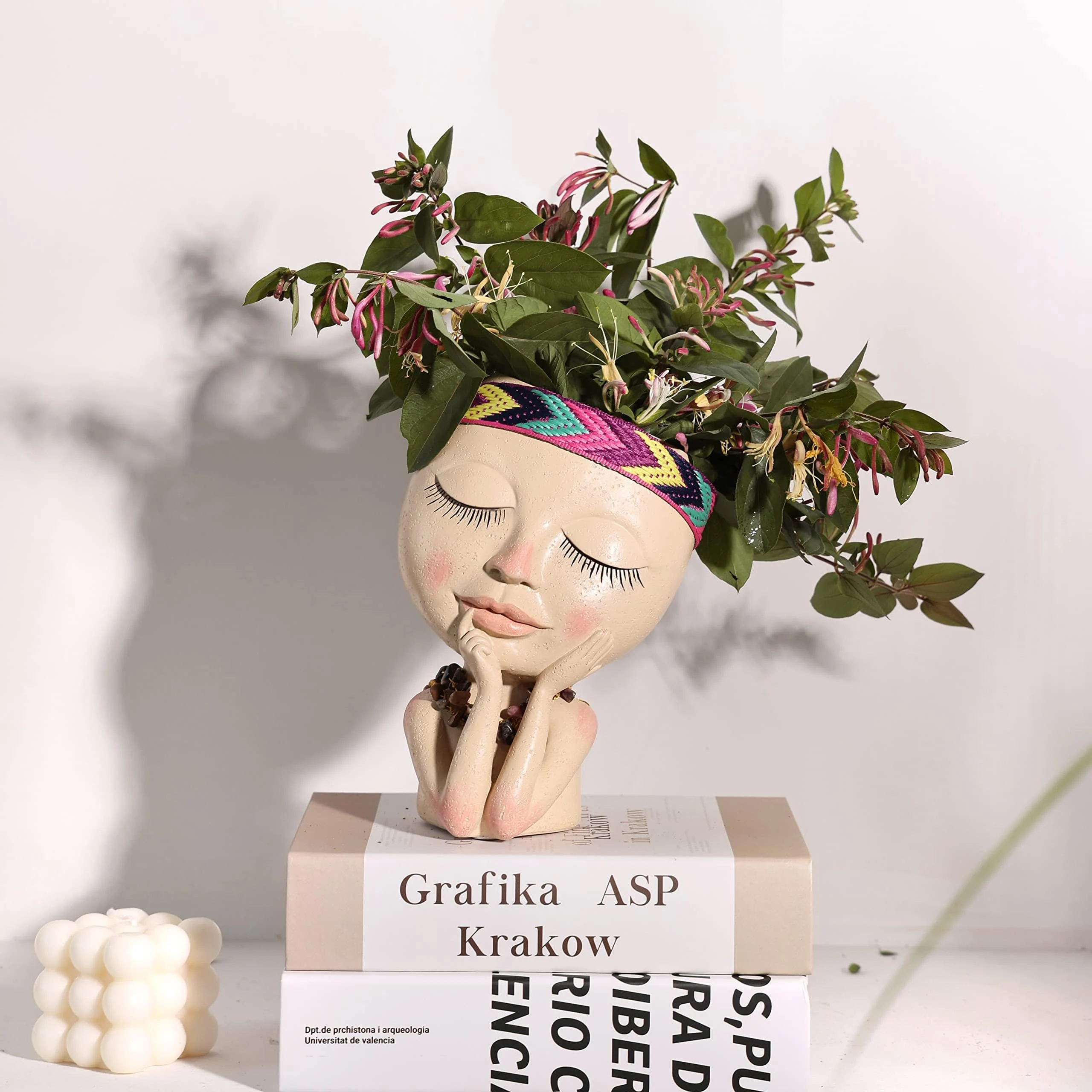 Thoughtful Lady Planter - Glova